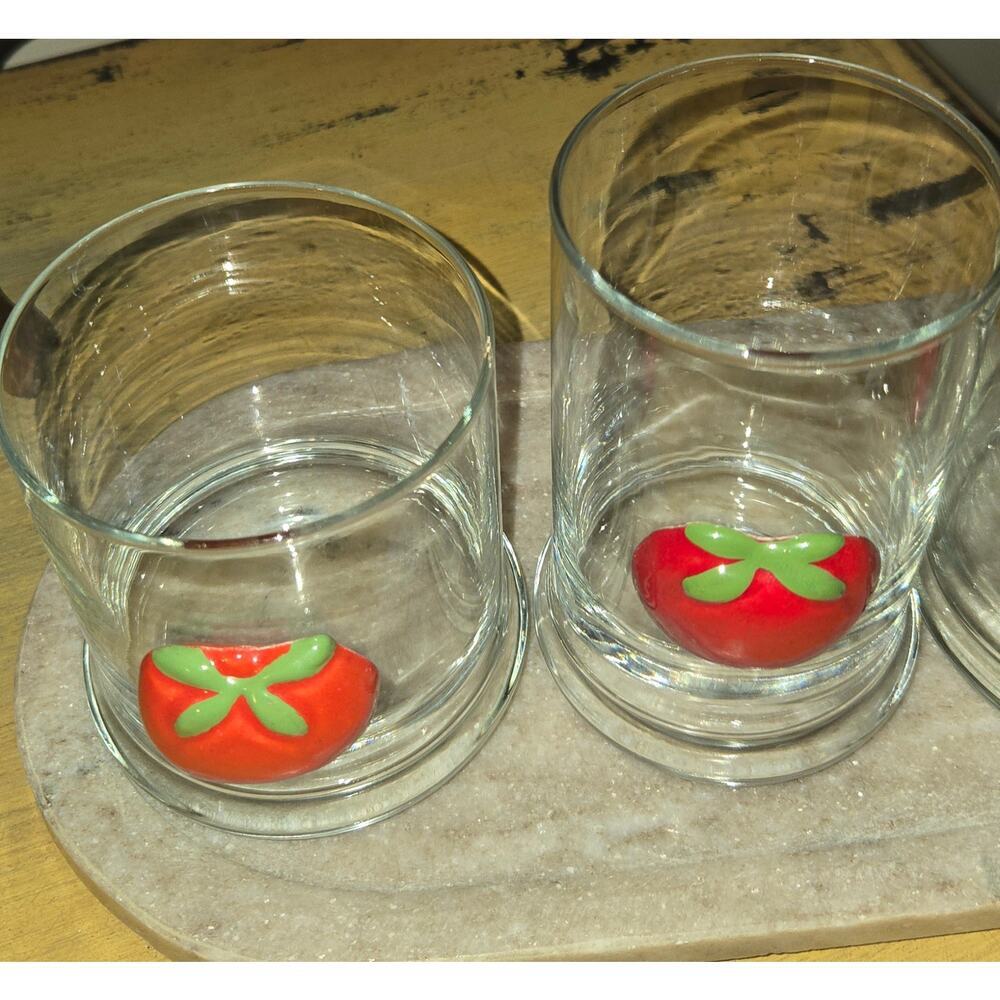 VTG Bloody Mary Set of Three Raised Tomatoes Glasses - Picture 3 of 6